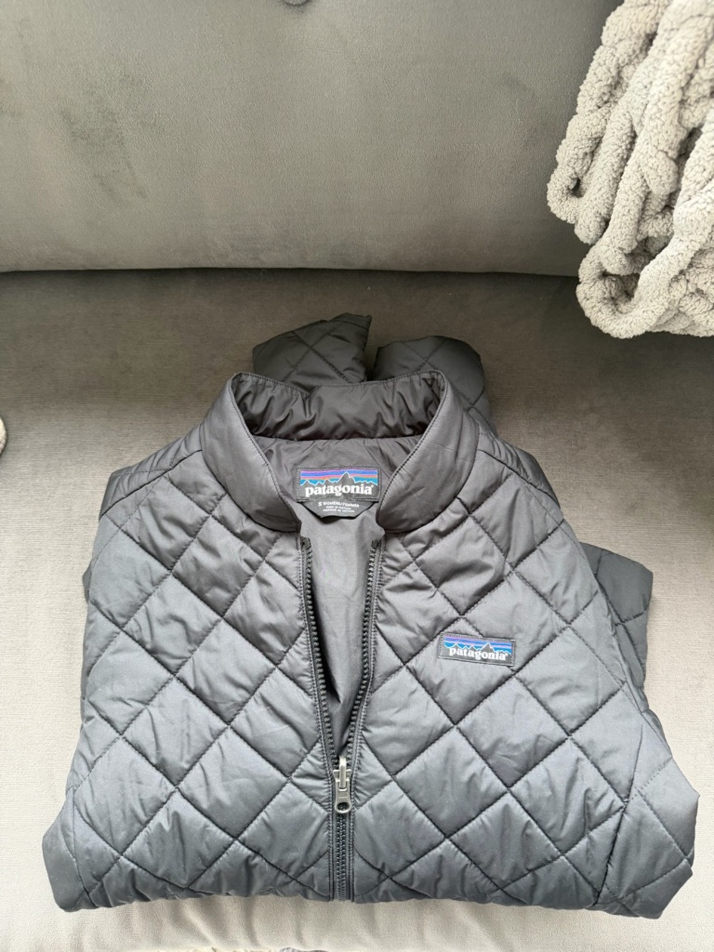 Patagonia Women’s LIKE NEW Quilted Black Jacket